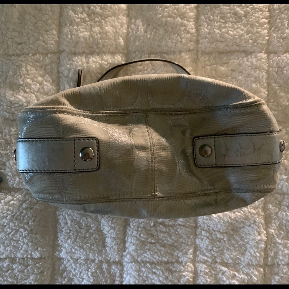 Coach purse - Picture 3 of 4
